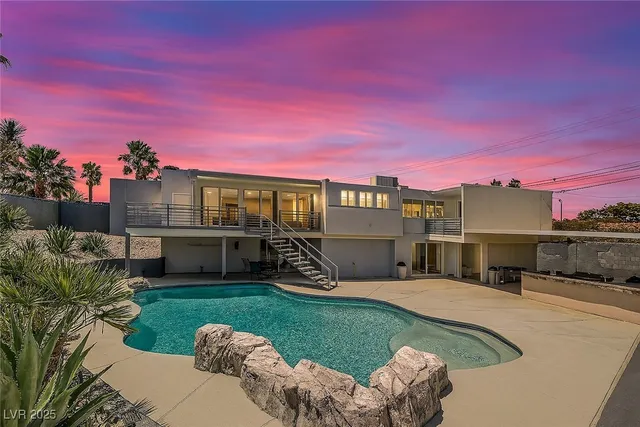 $949,900 | 2520 Castlesands Way, Las Vegas, NV 89121