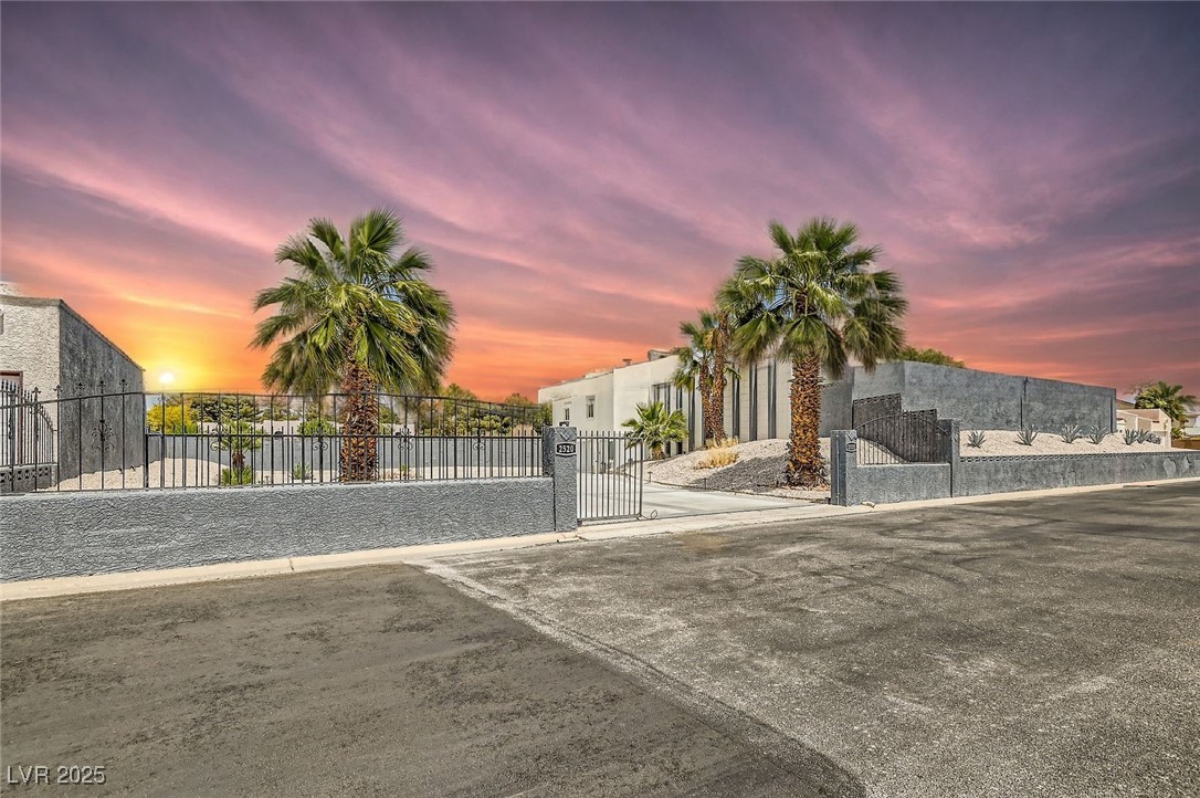 2520 Castlesands Way Las Vegas, NV 89121 - Photo 5 of 59 View of front facade with a fenced front yard and a gate