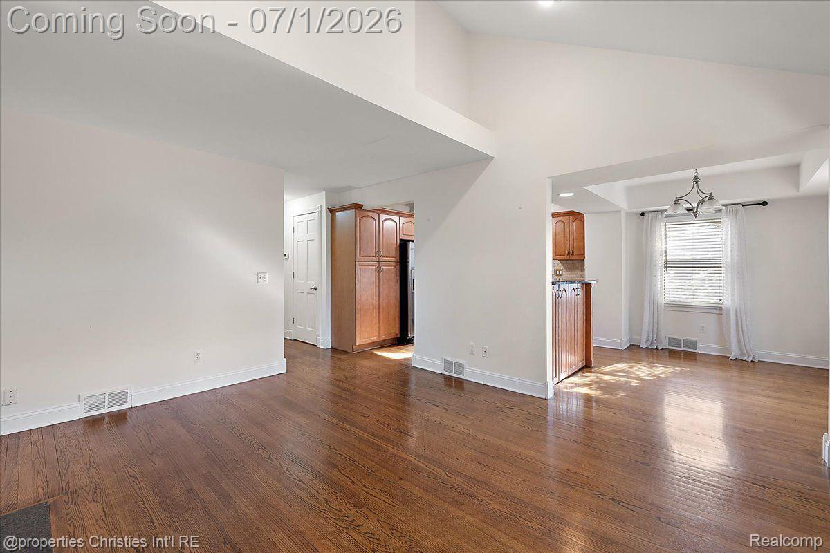 2209 Windemere Road Birmingham, MI 48009 - Photo 7 of 37
