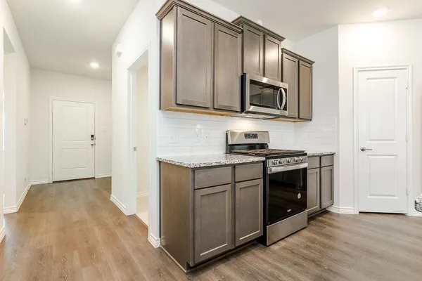 $2,000 | 406 Saddle Club Way, Princeton, TX 75407