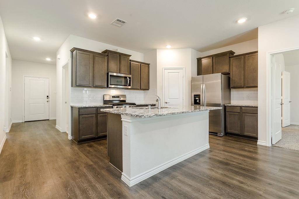 406 Saddle Club Way Princeton, TX 75407 - Photo 14 of 34