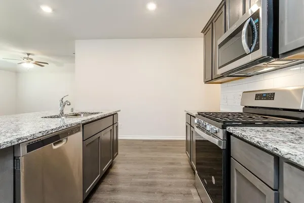 $2,000 | 406 Saddle Club Way, Princeton, TX 75407