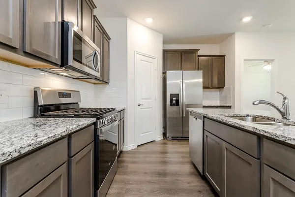 $2,000 | 406 Saddle Club Way, Princeton, TX 75407