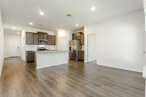 $2,000 | 406 Saddle Club Way, Princeton, TX 75407