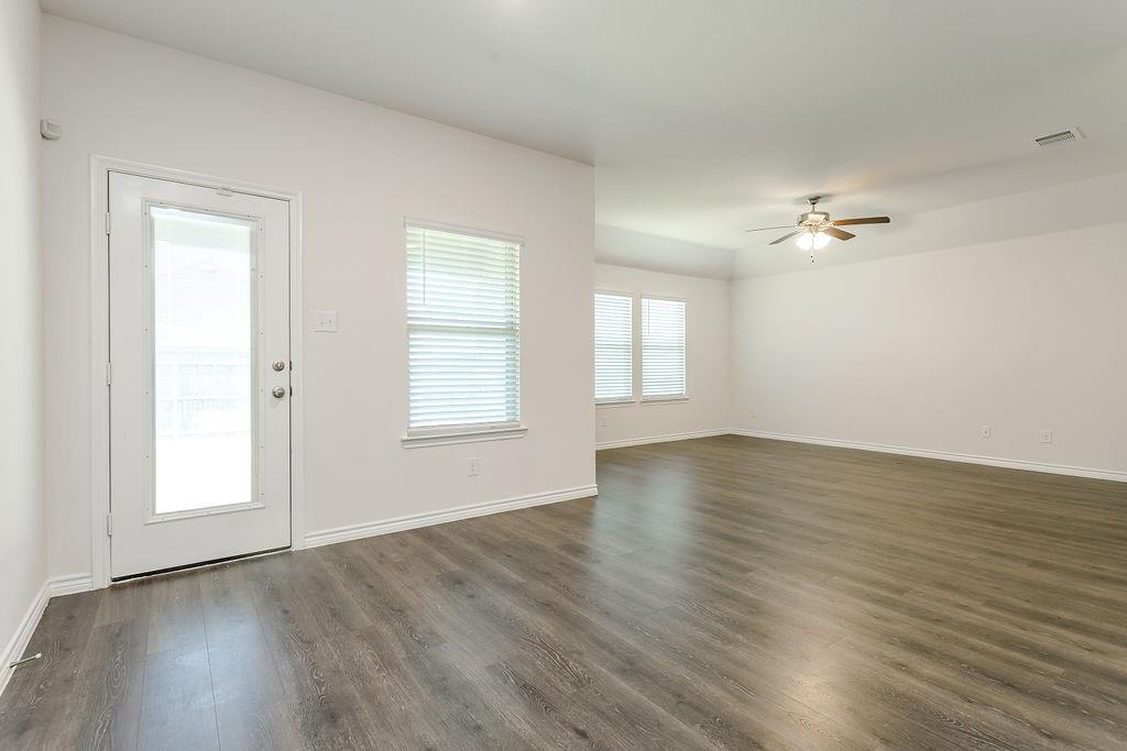 406 Saddle Club Way Princeton, TX 75407 - Photo 22 of 34