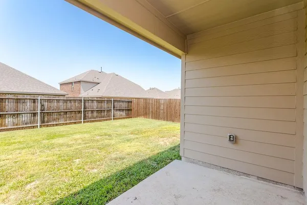 $2,000 | 406 Saddle Club Way, Princeton, TX 75407
