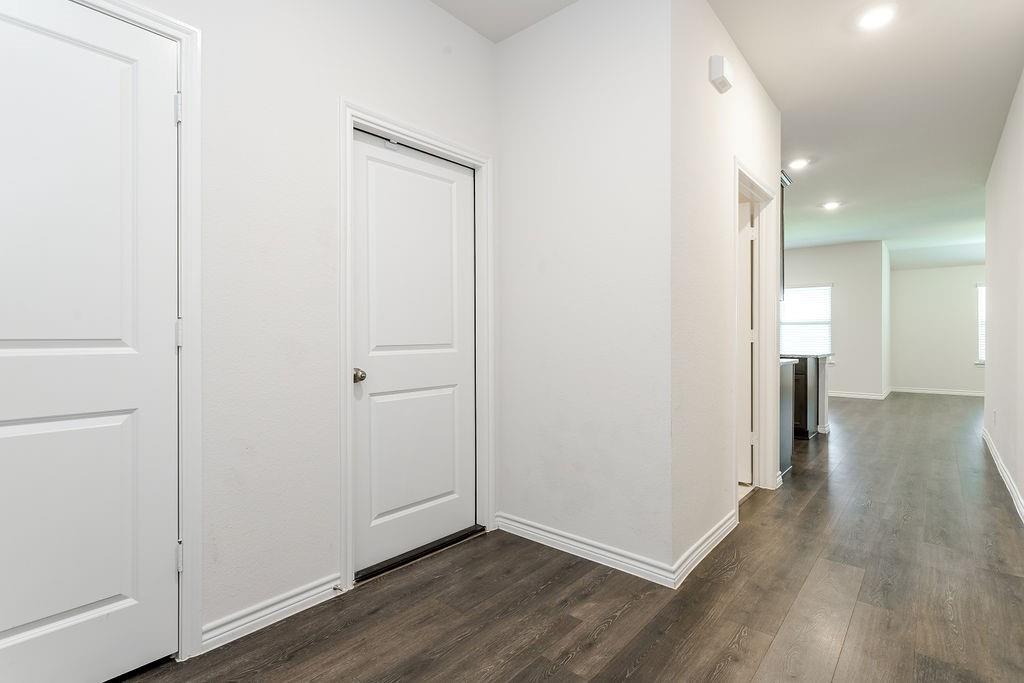 406 Saddle Club Way Princeton, TX 75407 - Photo 4 of 34