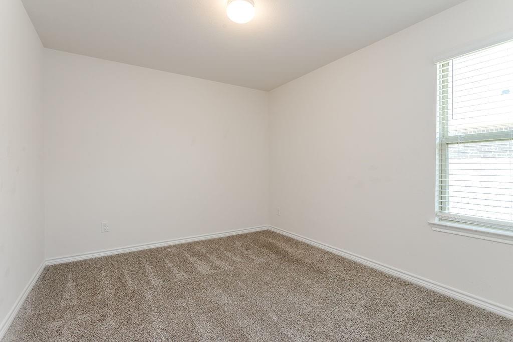 406 Saddle Club Way Princeton, TX 75407 - Photo 8 of 34