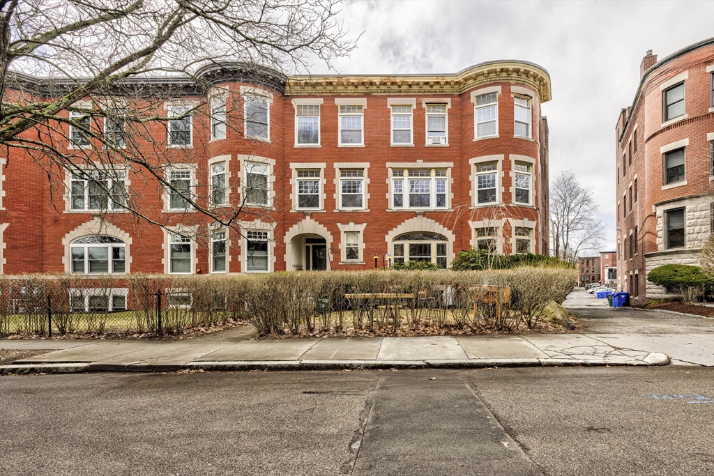 9 Clinton Path, Unit 1 Brookline, MA 02445 - Photo 1 of 30