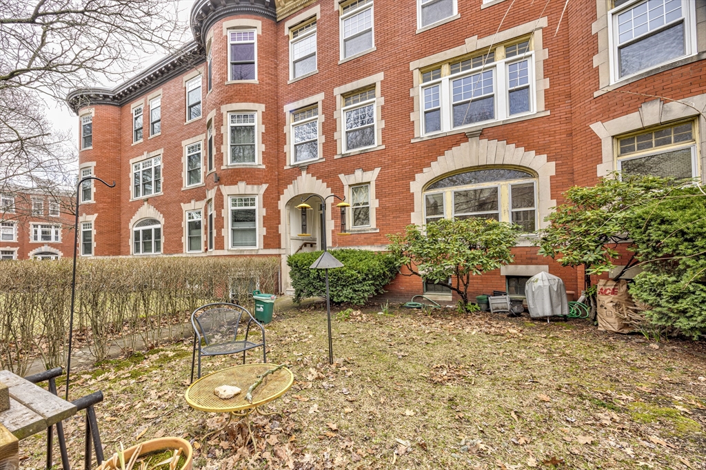 9 Clinton Path, Unit 1 Brookline, MA 02445 - Photo 3 of 30