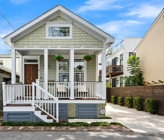 $4,995 | 4 Senate Street, Charleston, SC 29403