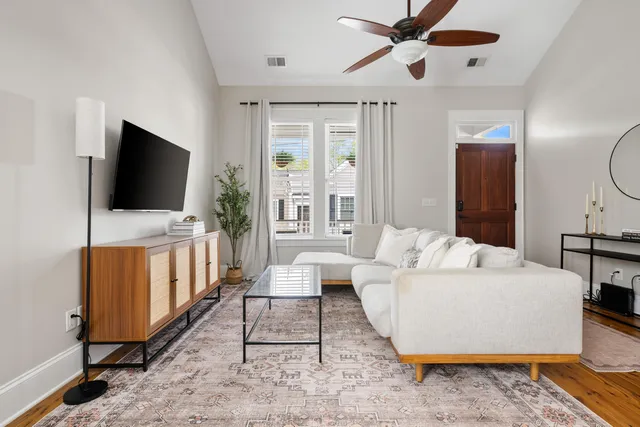 $4,995 | 4 Senate Street, Charleston, SC 29403