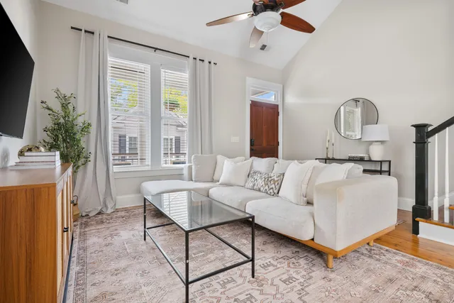 $4,995 | 4 Senate Street, Charleston, SC 29403