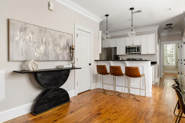 $4,995 | 4 Senate Street, Charleston, SC 29403