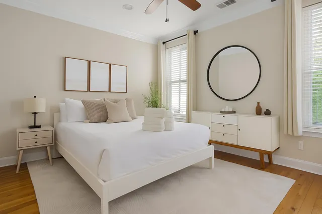 $4,995 | 4 Senate Street, Charleston, SC 29403