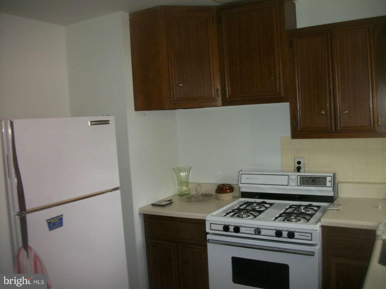 1502 Moffet Road Silver Spring, MD 20903 - Photo 2 of 22 Kitchen