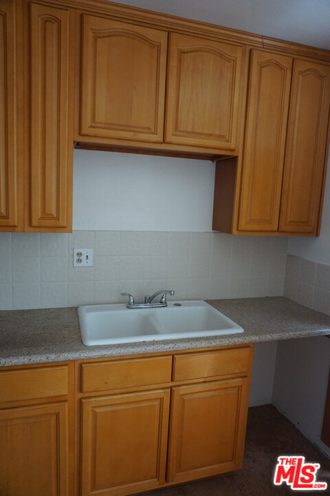2068 Middlebrook Road Torrance, CA 90501 - Photo 6 of 14 Gallery Image 6
