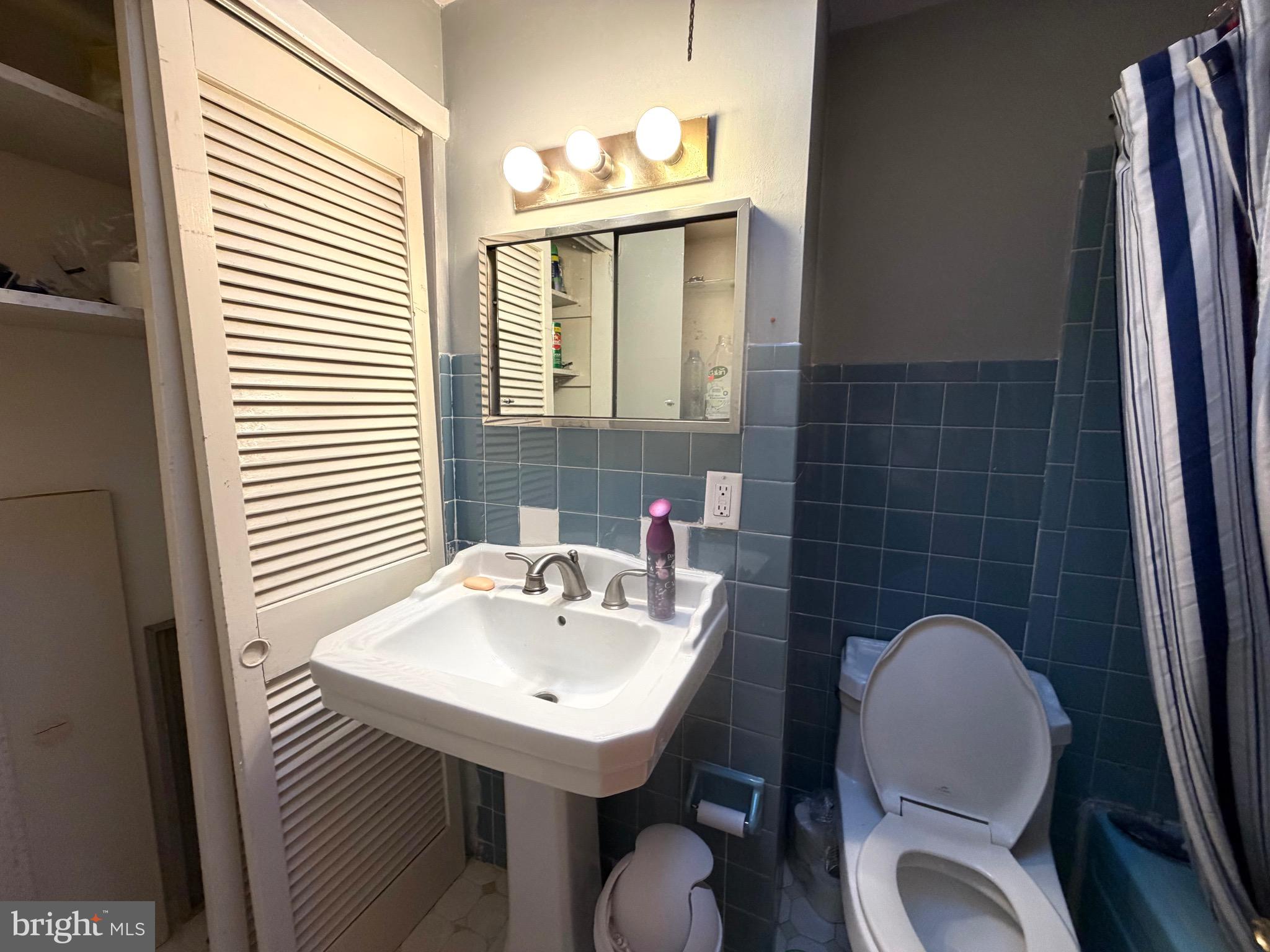 708 Selmer Road Philadelphia, PA 19116 - Photo 4 of 5 Gallery Image 4