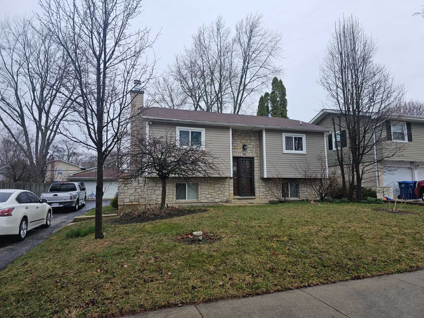 2216 Edgewood Road Waukegan, IL 60087 - Photo 3 of 5 Gallery Image 3