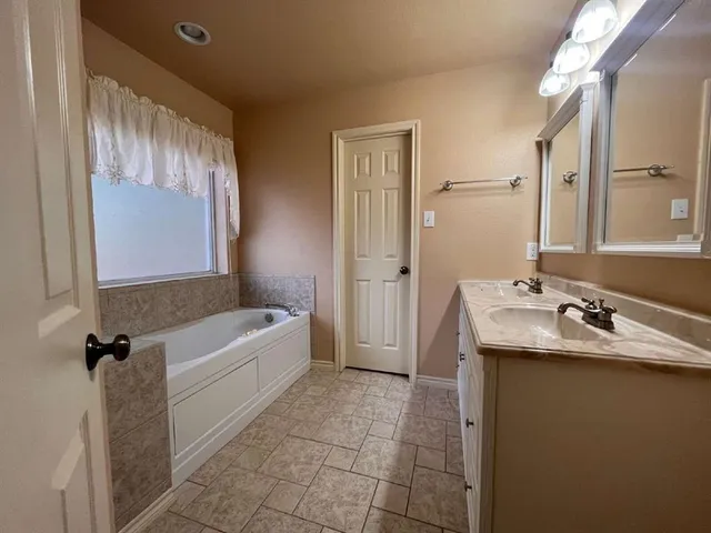 $3,495 | 10001 Hill Top Drive, Cleburne, TX 76033