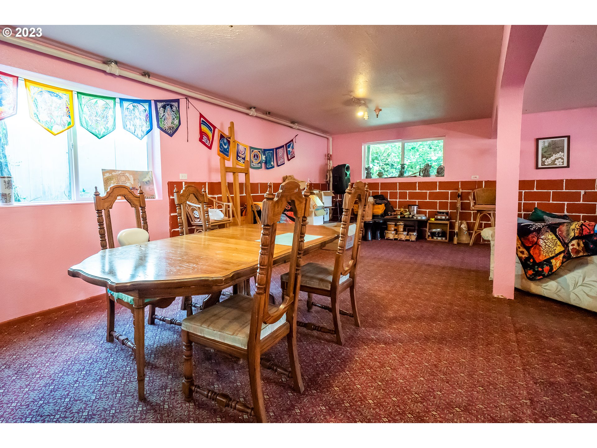 18624 Highway 36 Blachly, OR 97412 - Photo 36 of 46 a dining room with furniture and a table
