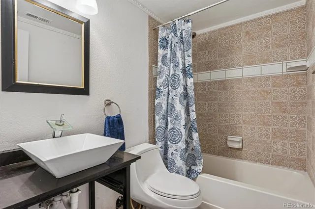 $250,000 | 303 West Lehow Avenue, Unit 4, Englewood, CO 80110