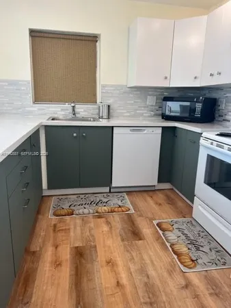 $2,650 | 7900 Tatum Waterway Drive, Unit 503, Miami Beach, FL 33141