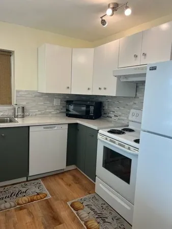 $2,650 | 7900 Tatum Waterway Drive, Unit 503, Miami Beach, FL 33141