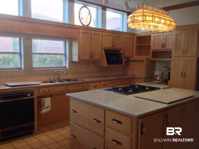 8890 Bay View Drive Foley, AL 36535 - Photo 18 of 21 Kitchen