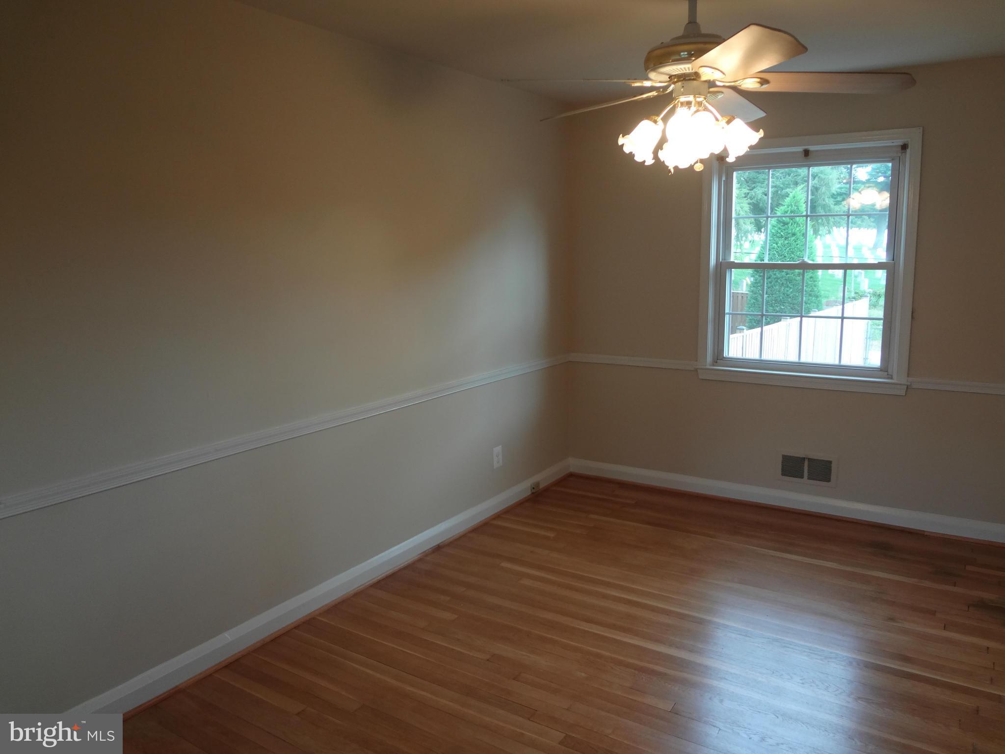 119 Garden Ridge Road Catonsville, MD 21228 - Photo 4 of 15 Dining Room