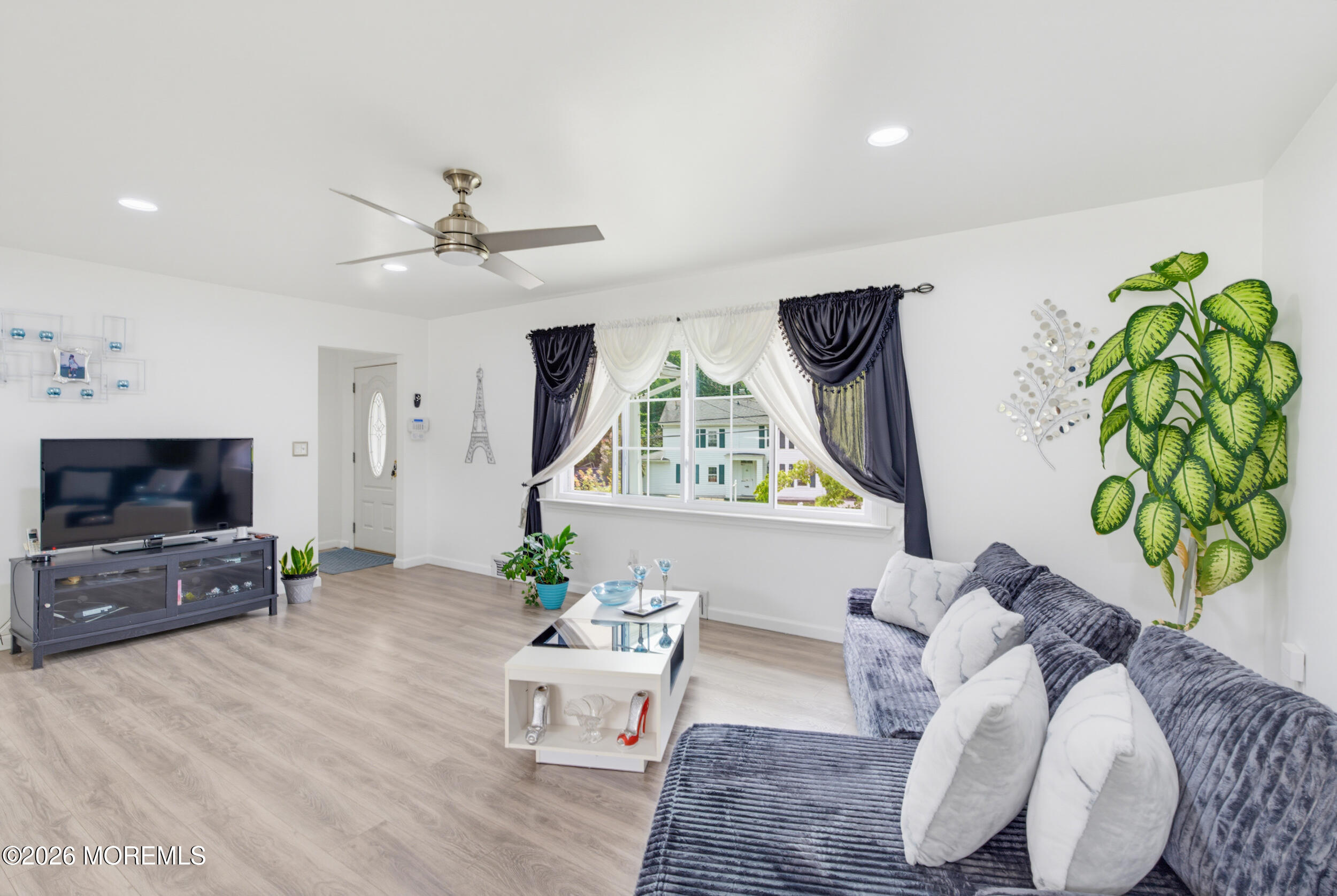 125 Higgins Road Matawan, NJ 07747 - Photo 11 of 52 8_therealdealstudio-2