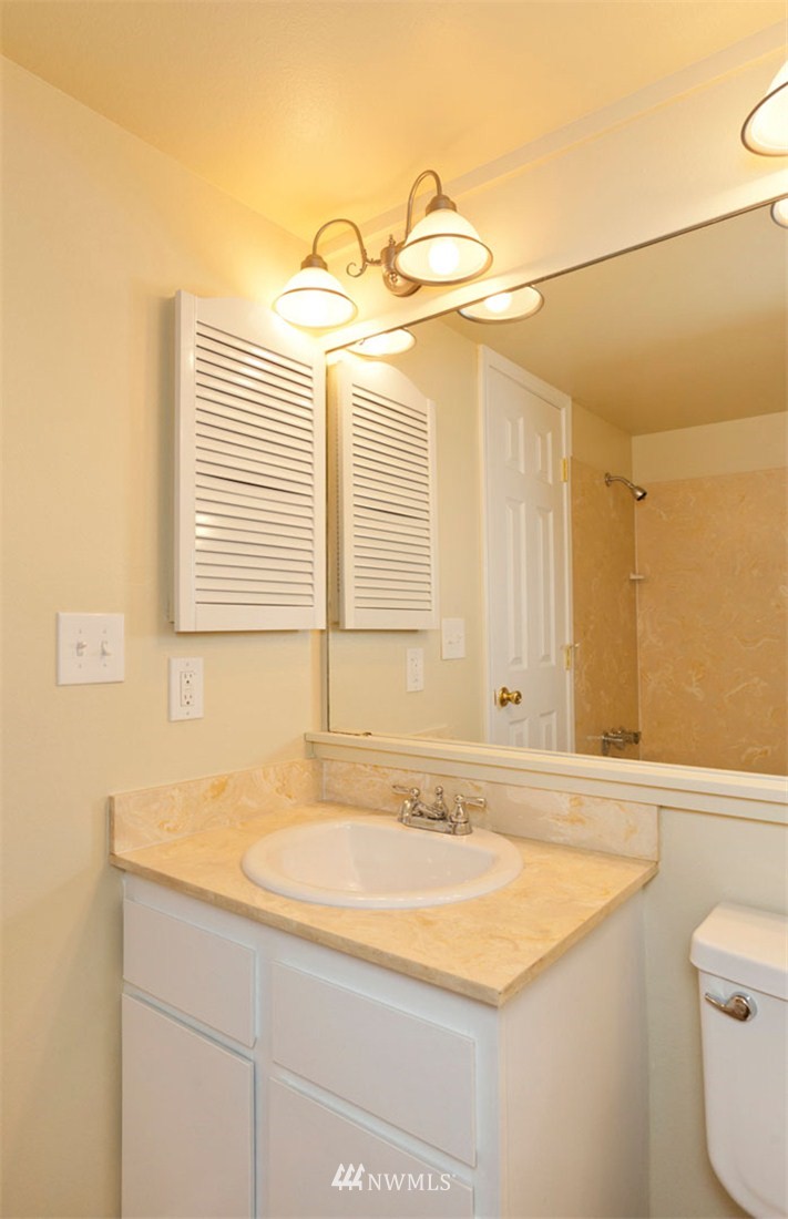 15617 Southeast 168th Street Renton, WA 98058 - Photo 11 of 15 Gallery Image 11