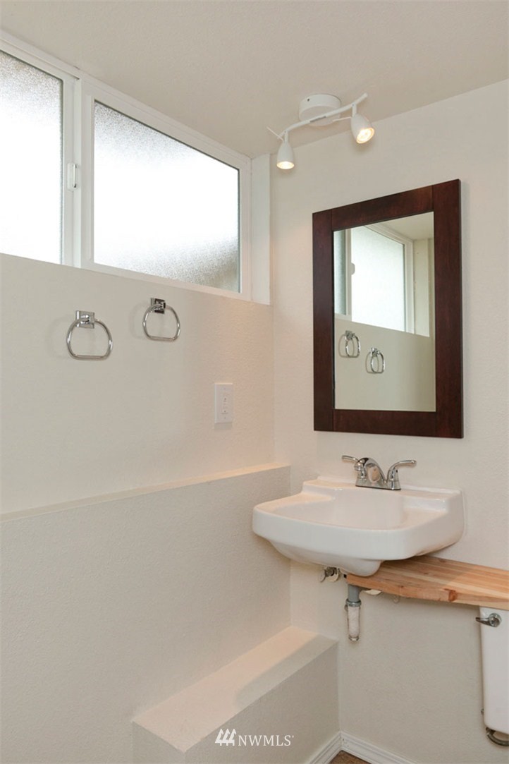 15617 Southeast 168th Street Renton, WA 98058 - Photo 10 of 15 Gallery Image 10