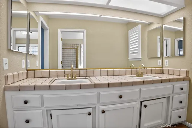 $3,300 | 43631 37th Street West, Lancaster, CA 93536