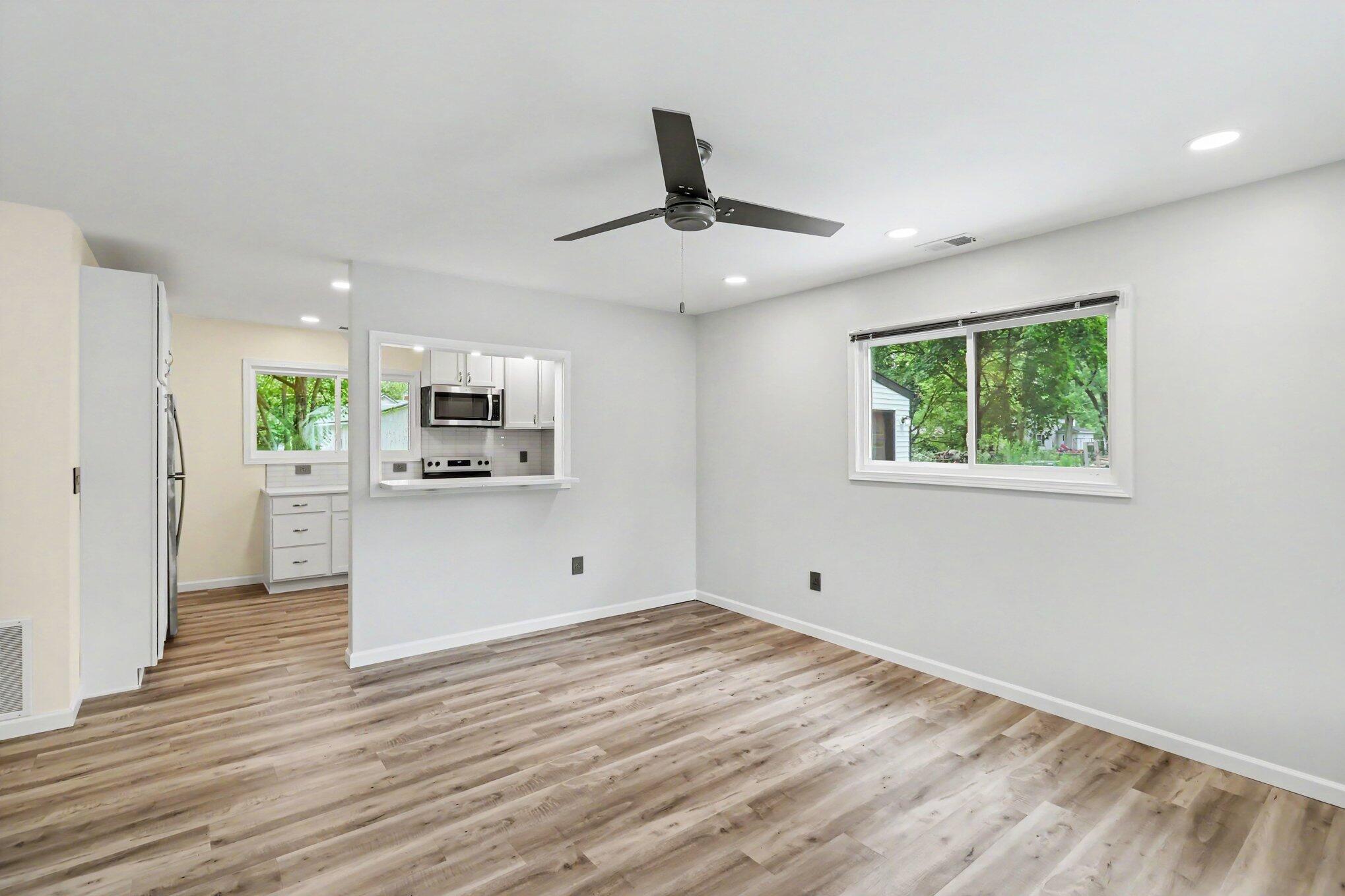 709 11th Street Three Rivers, MI 49093 - Photo 4 of 25 006_file_5899