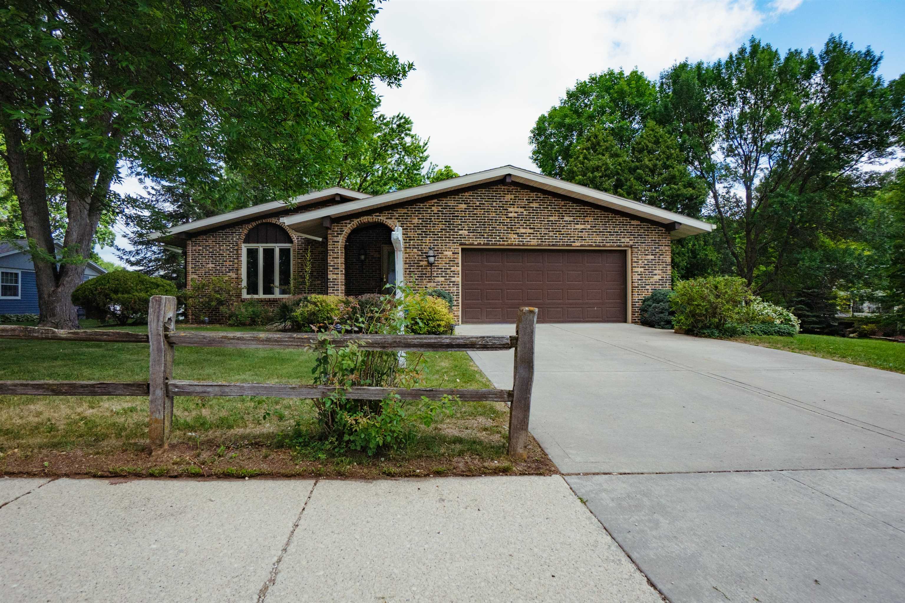 323 Old Pioneer Road Fond du Lac, WI 54935 - Photo 1 of 51