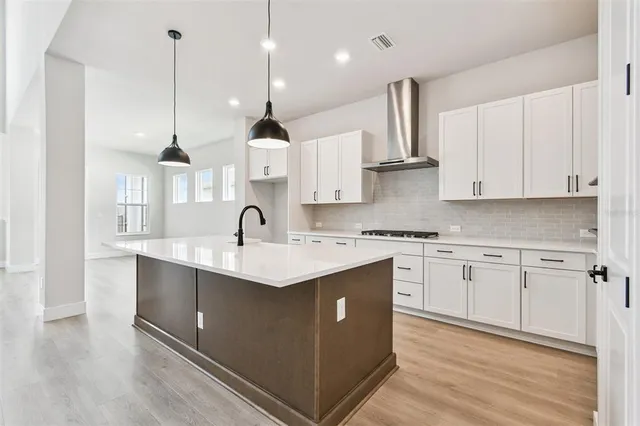 $1,079,990 | 1559 Running Tide Place, Sarasota, FL 34240