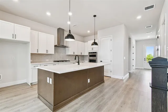 $1,079,990 | 1559 Running Tide Place, Sarasota, FL 34240