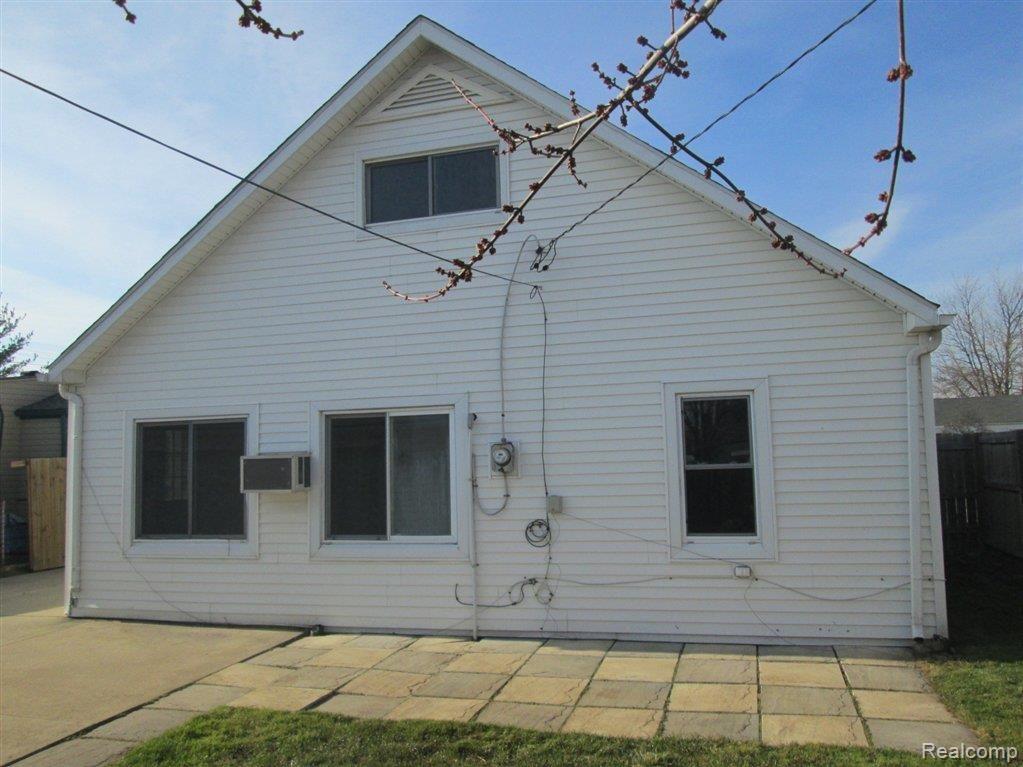 17605 Reno Street Riverview, MI 48193 - Photo 2 of 16 2-Back.JPG