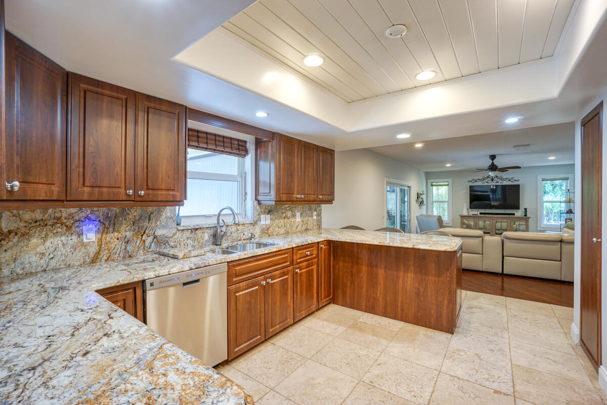 2122 Southwest Perry Terrace Stuart, FL 34997 - Photo 19 of 37 DSC05506