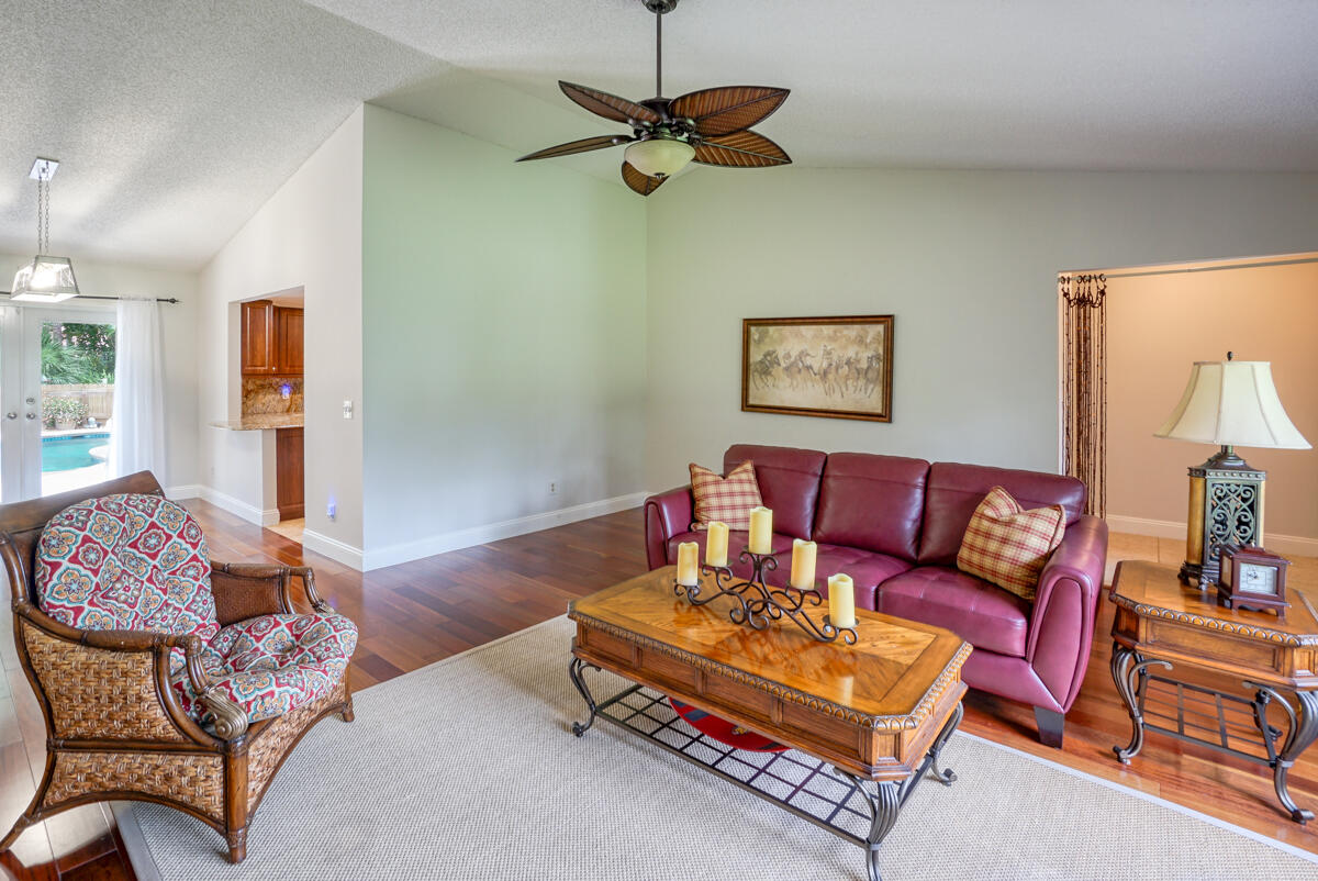2122 Southwest Perry Terrace Stuart, FL 34997 - Photo 22 of 37 DSC05557