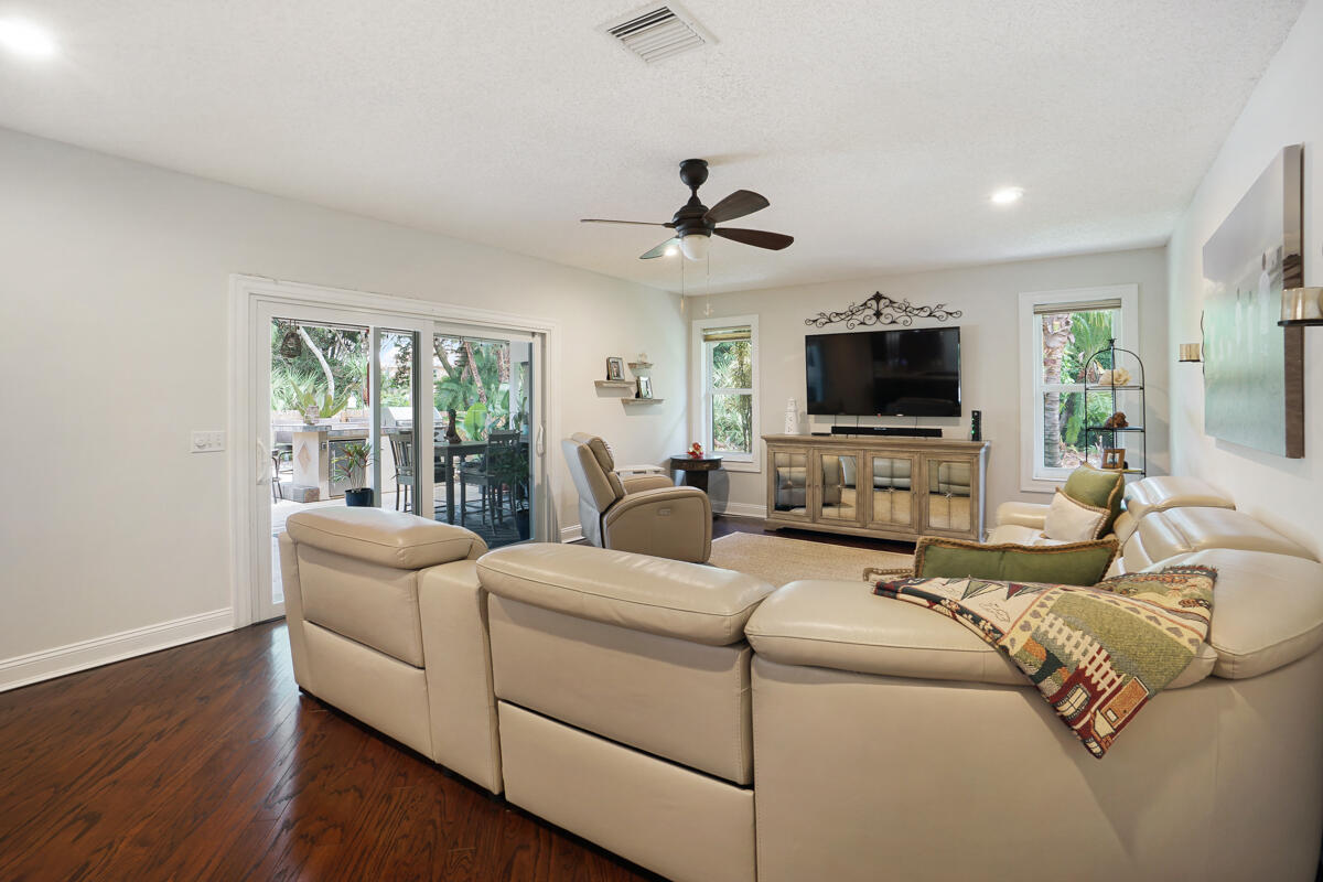 2122 Southwest Perry Terrace Stuart, FL 34997 - Photo 26 of 37 DSC05488