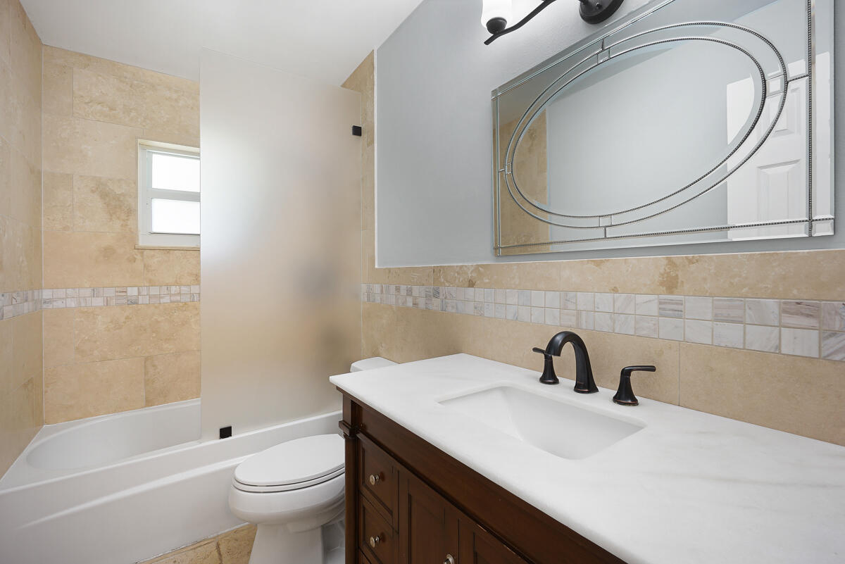 2122 Southwest Perry Terrace Stuart, FL 34997 - Photo 30 of 37 DSC05555