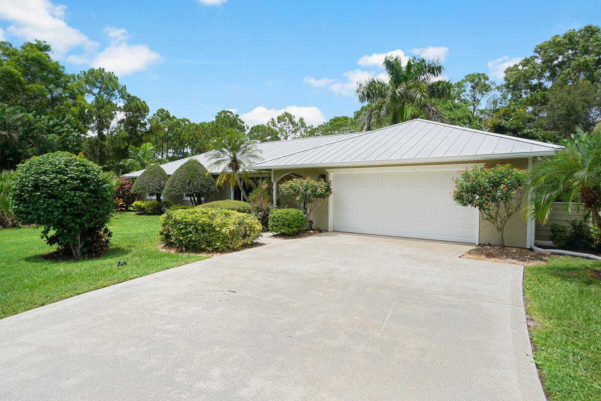 2122 Southwest Perry Terrace Stuart, FL 34997 - Photo 4 of 37 DSC05627