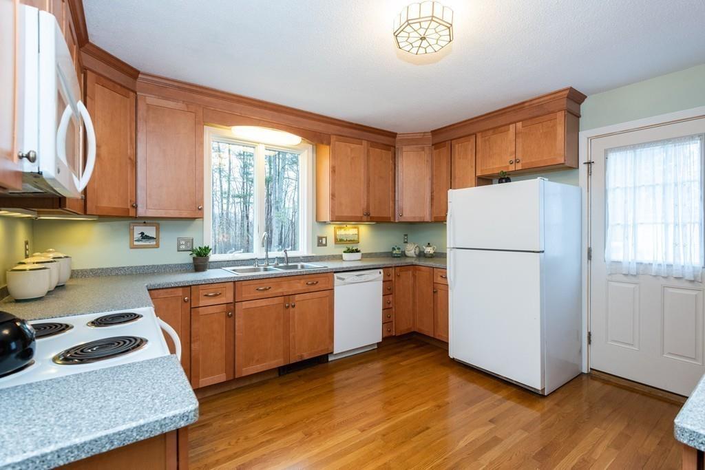 17 Bush Hill Road Ipswich, MA 01938 - Photo 3 of 42 Gallery Image 3