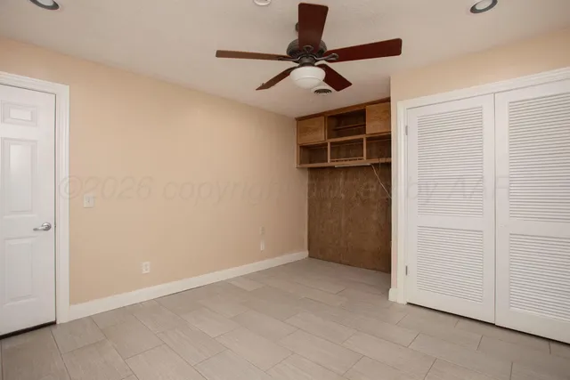 an empty room with a empty space