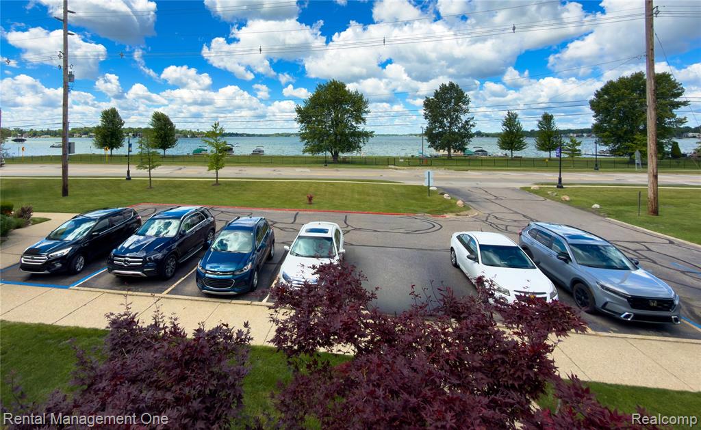1603 Cass Lake Road, Unit D Keego Harbor, MI 48320 - Photo 19 of 20