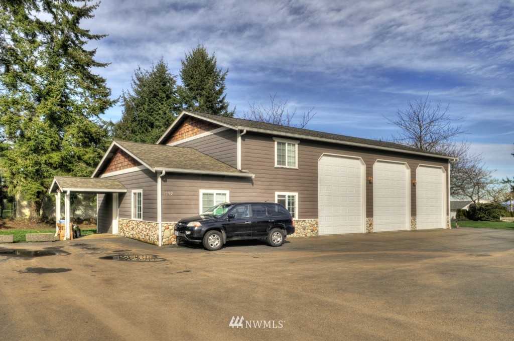 12130 South Keyport Road Northeast Poulsbo, WA 98370 - Photo 4 of 21 Gallery Image 4