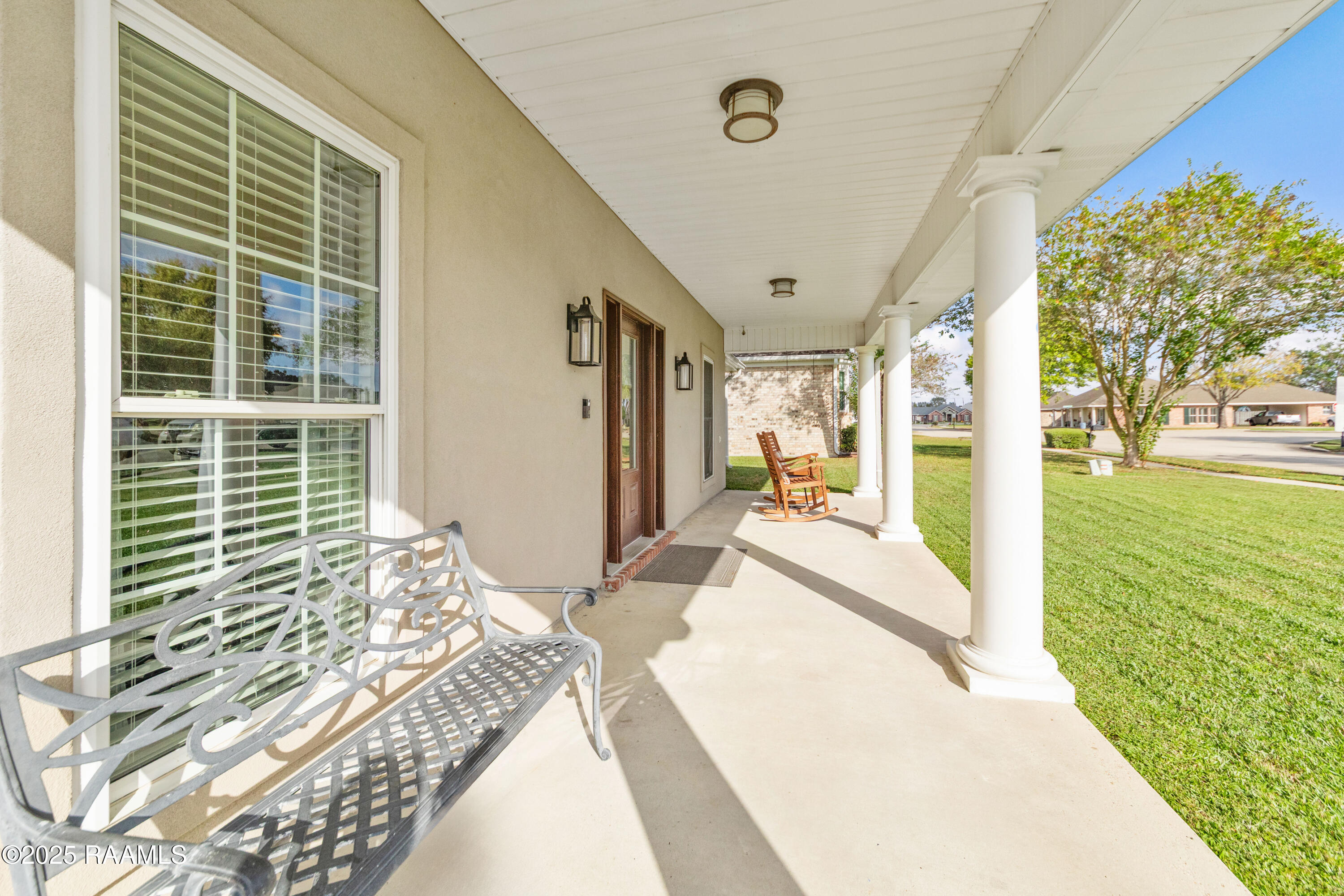 302 Riverside Drive Berwick, LA 70342 - Photo 2 of 50