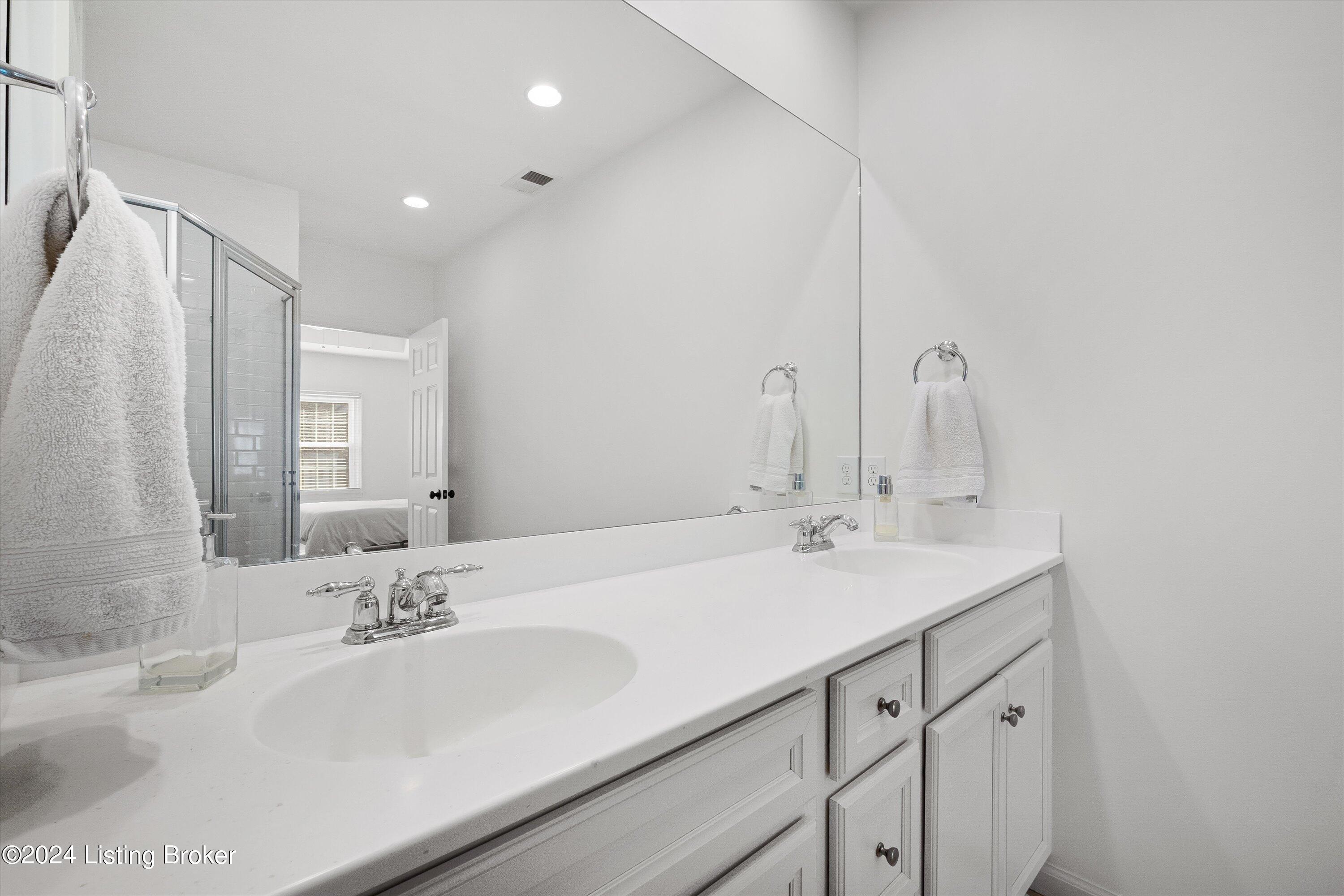 7109 Fox Harbor Road Prospect, KY 40059 - Photo 28 of 44 28-LouisvilleRealEstateMedia_7109FoxHarb